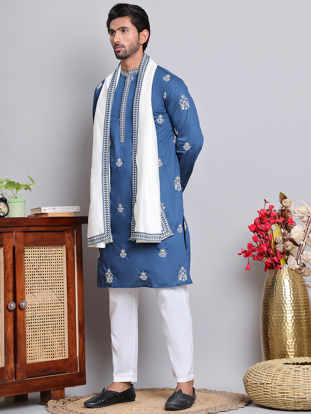 DesiQlo Men Embroidered Kurta Pyjama Set - Green - KOD_5091teal_S