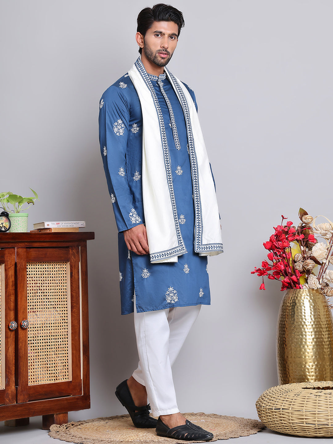 DesiQlo Men Embroidered Kurta Pyjama Set - Green - KOD_5091teal_S