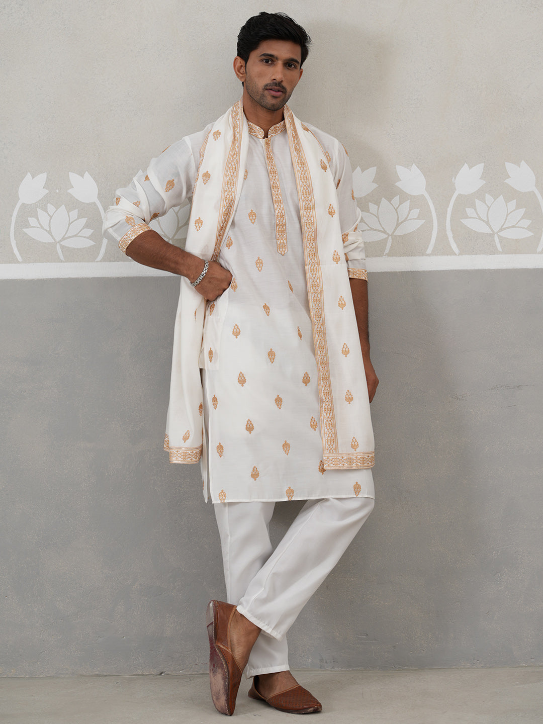 DesiQlo Men Embroidered Kurta Pyjama Set - White - JOKP_P_D_5319White_