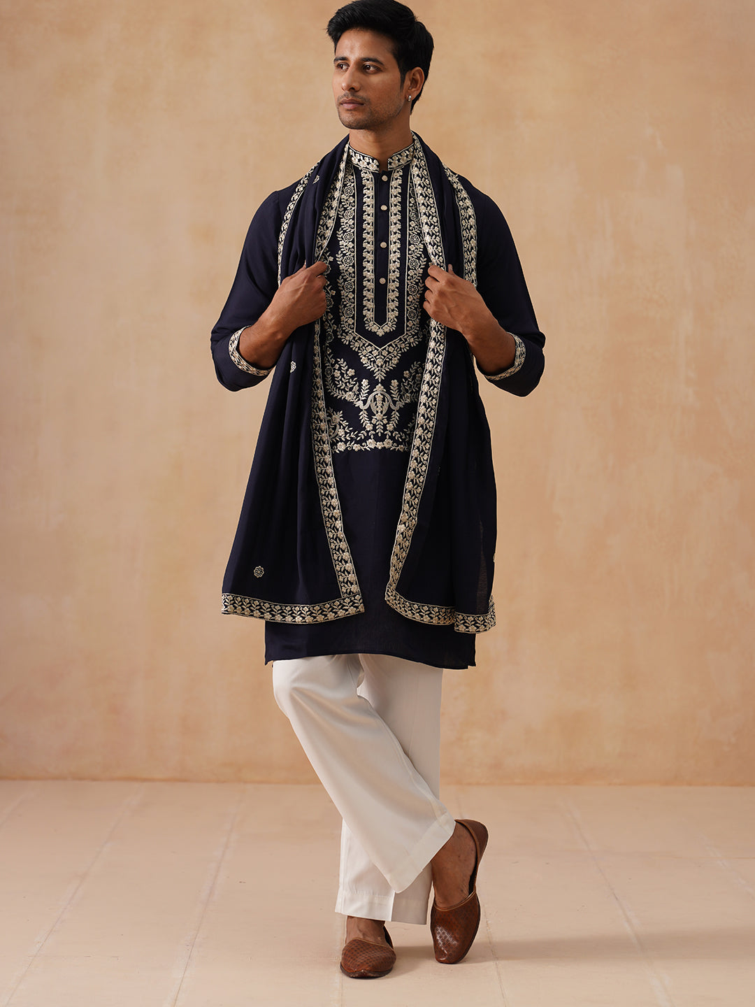 DesiQlo Men Embroidered Kurta Pyjama Set - Black - JOKP_D_PJ11-W_5287B