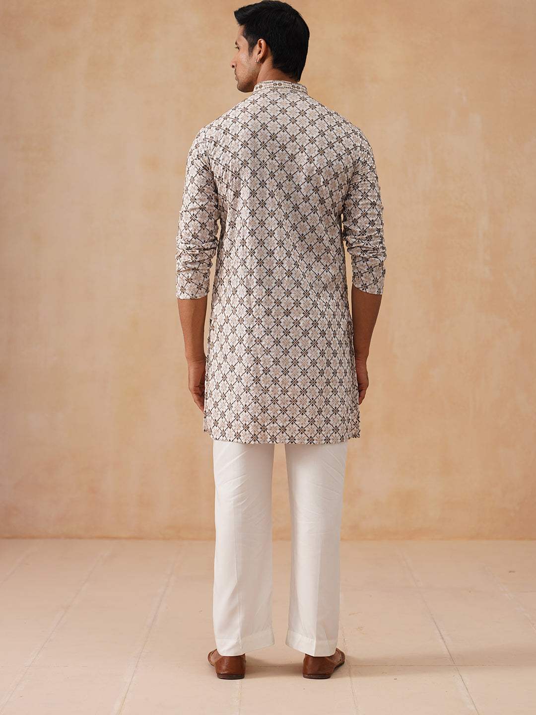DesiQlo Men Embroidered Kurta Pyjama Set - White - JOKP_PJ11-W_5127Whi