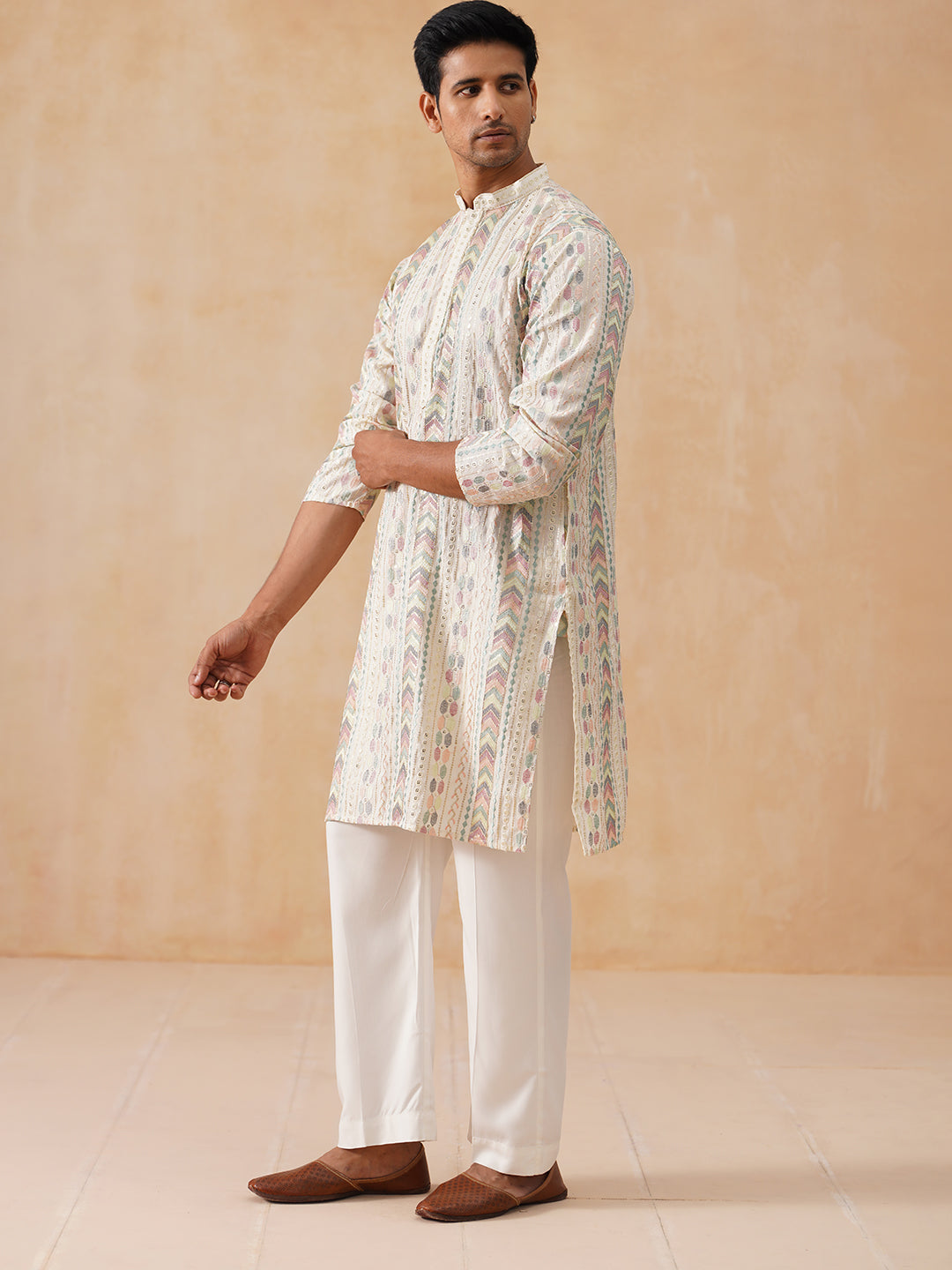 DesiQlo Men Embroidered Kurta Pyjama Set - White - JOKP_PJ11-W_5161Whi