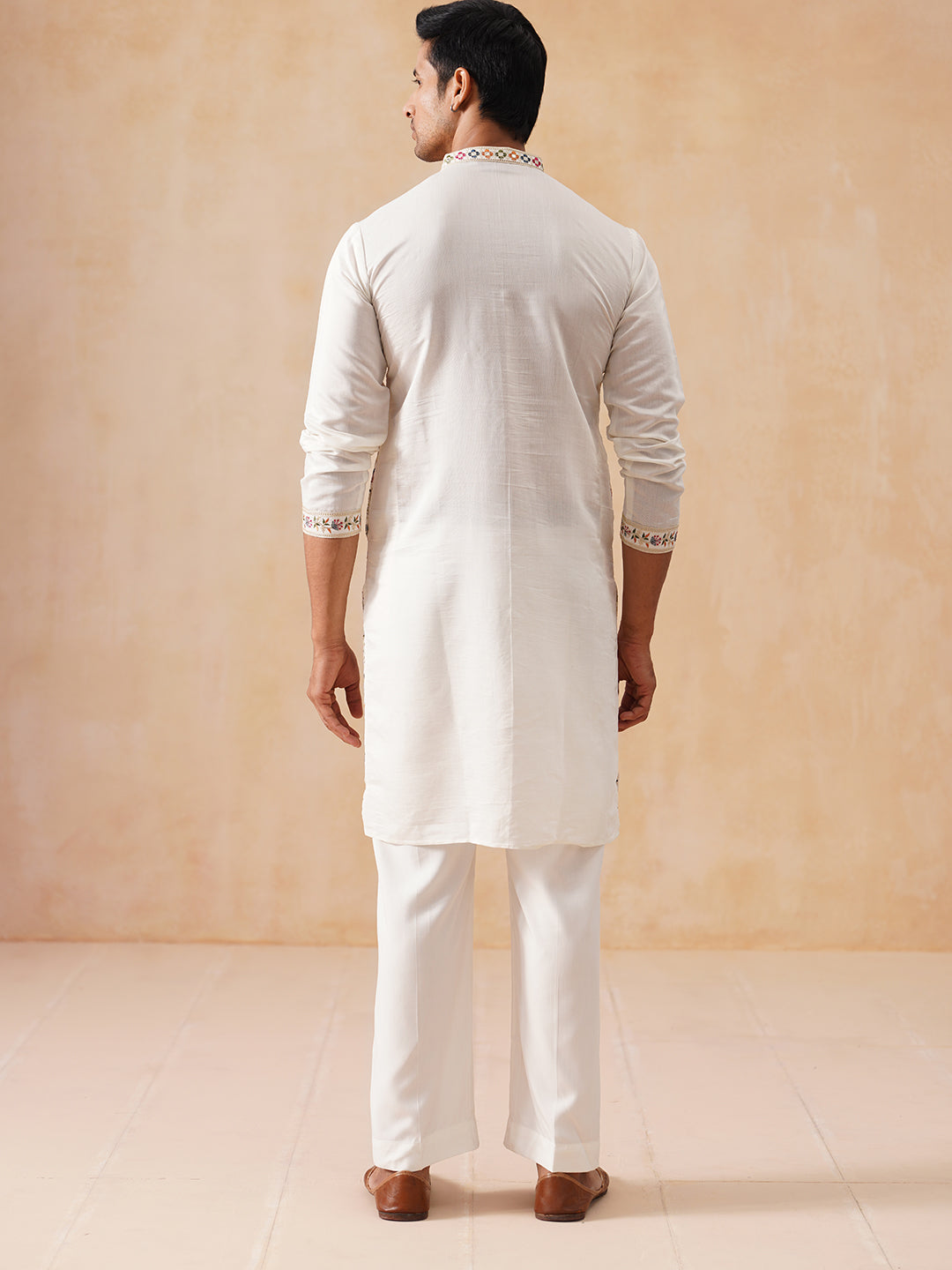 DesiQlo Men Embroidered Kurta Pyjama Set - White - JOKP_PJ11-W_5283Whi