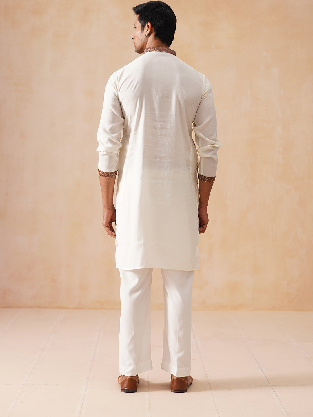 DesiQlo Men Embroidered Kurta Pyjama Set - White - JOKP_PJ11-W_5285Whi