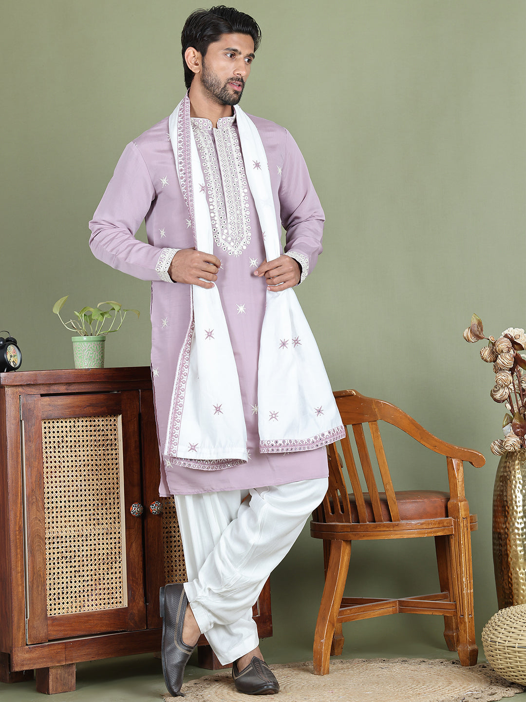 DesiQlo Men Embroidered Kurta Pyjama Set - Purple - JOKP_SP-D_5077Purp