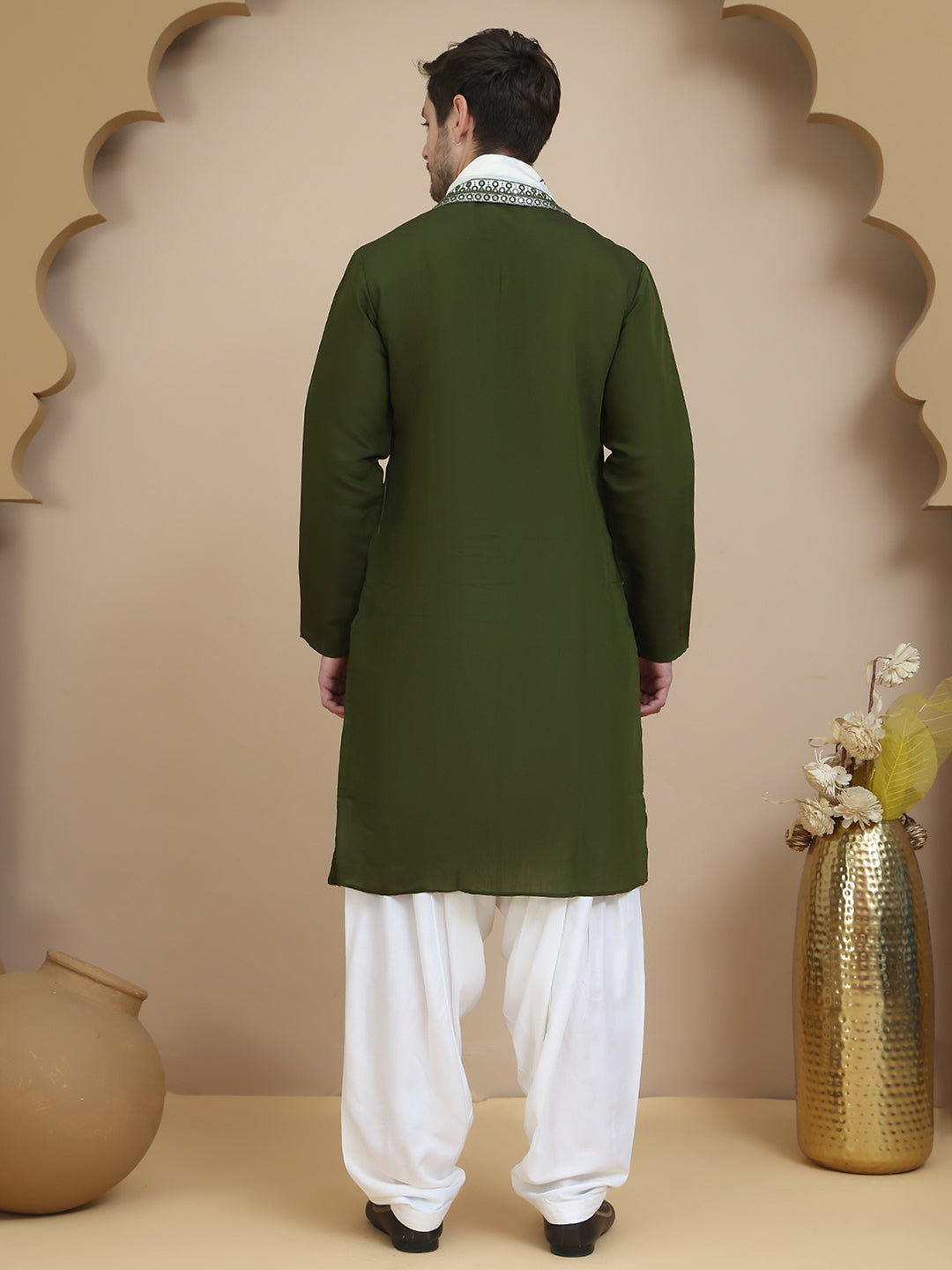 DesiQlo Men Embroidered Kurta Pyjama Set - Green - JOKP_SP_D_5077Olive