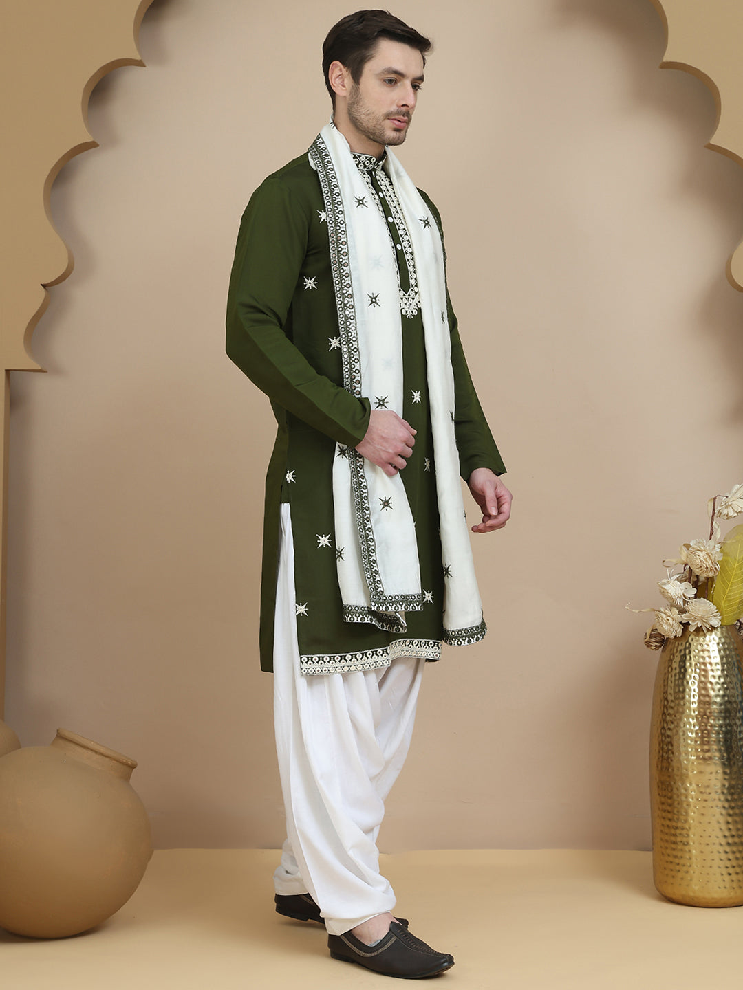 DesiQlo Men Embroidered Kurta Pyjama Set - Green - JOKP_SP_D_5077Olive