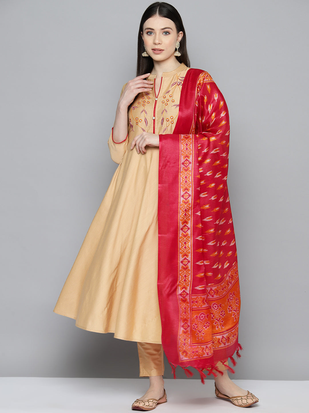 DesiQlo Women kurta sets - Gold