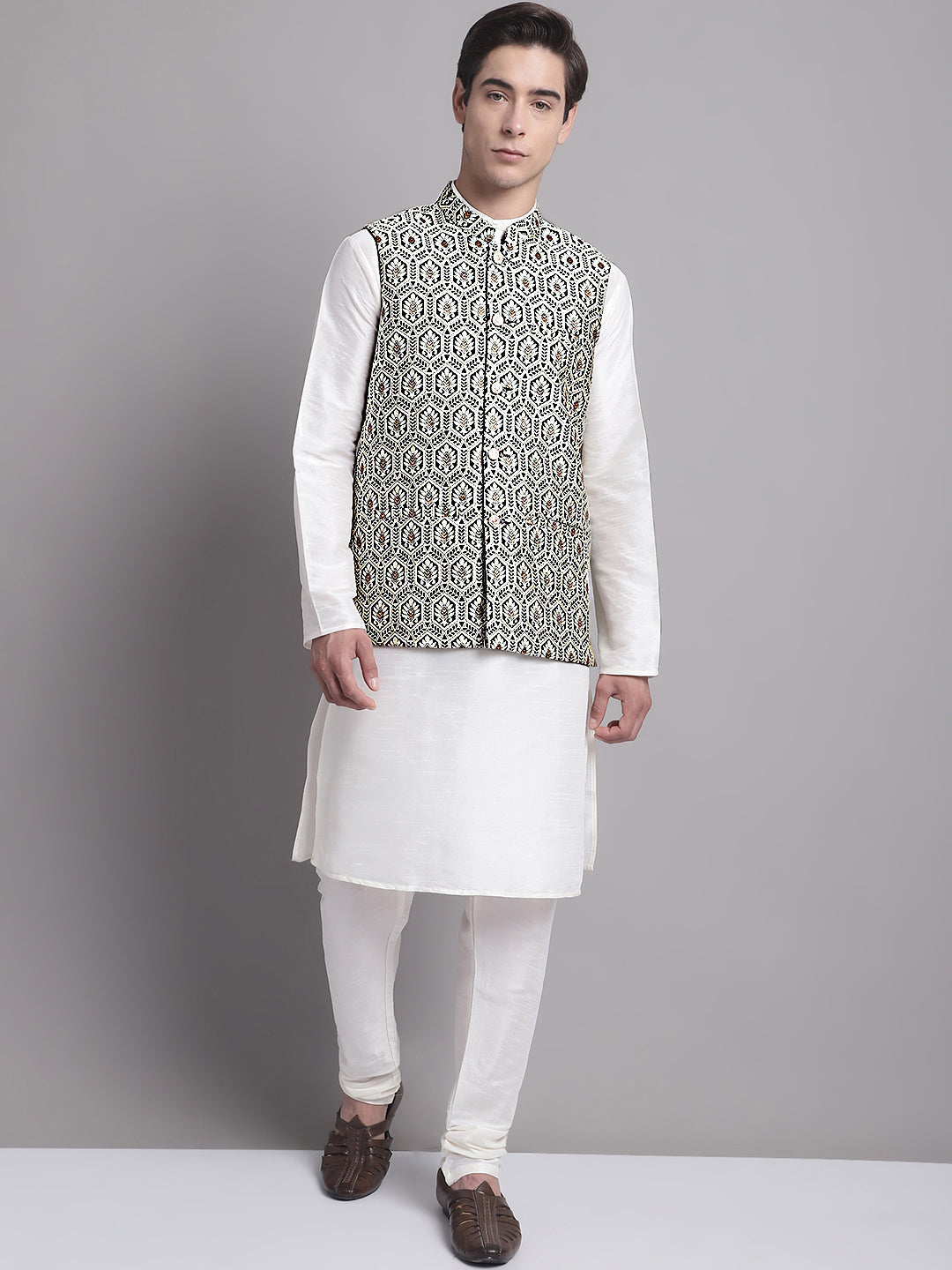 Black Nehru Jacket: Men's Ethnic Wear with Silver Woven Style