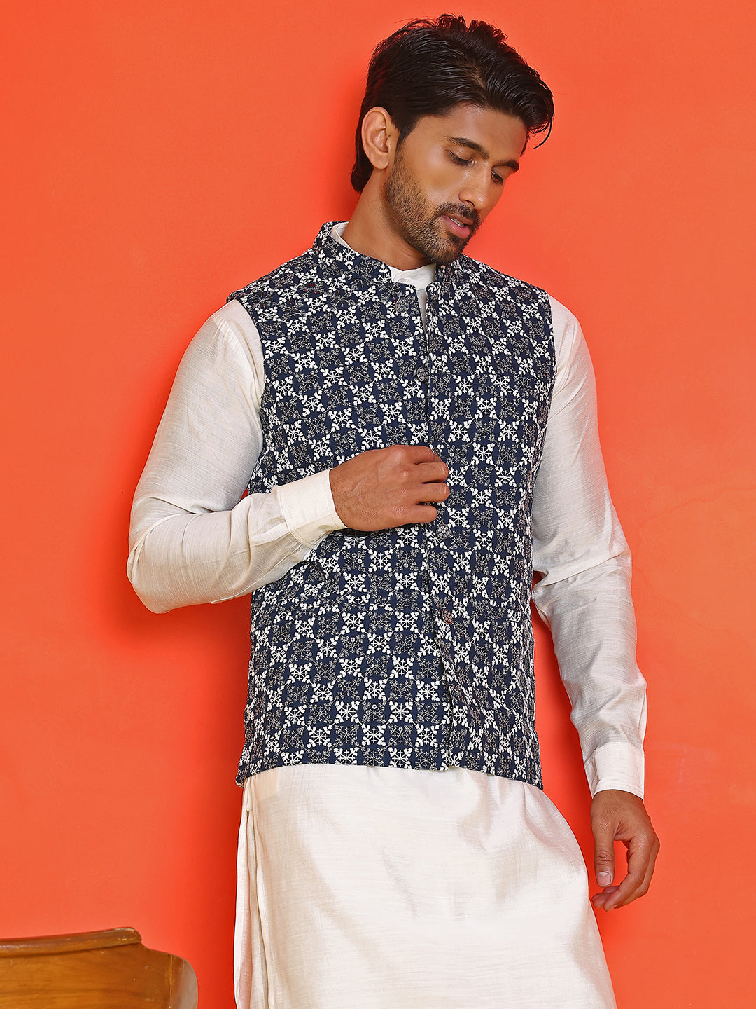 DesiQlo Men Embroidered Men Waistcoat Nehru Jacket - Multicolor