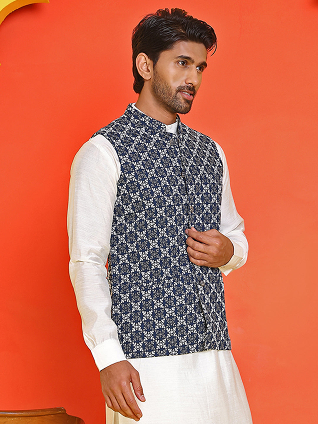 DesiQlo Men Embroidered Men Waistcoat Nehru Jacket - Multicolor