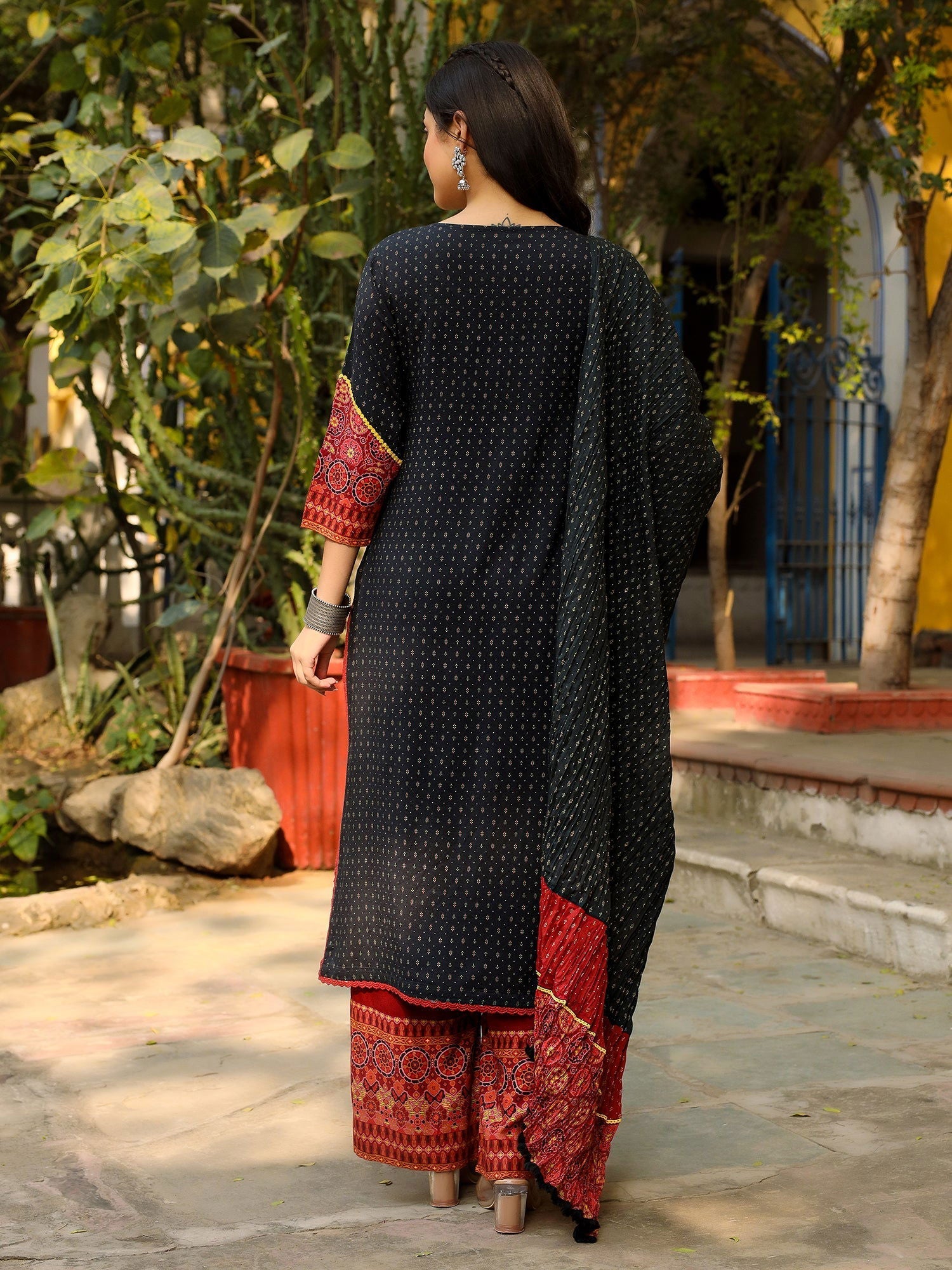 Black Ethnic Motif Placement Printed Rayon Kurta With Pant And Dupatta
