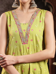 Stylum Women's Green Bandhej Printed & Embroidered Rayon A-Line Kurta With Dupatta (KDGREENTANGLE)