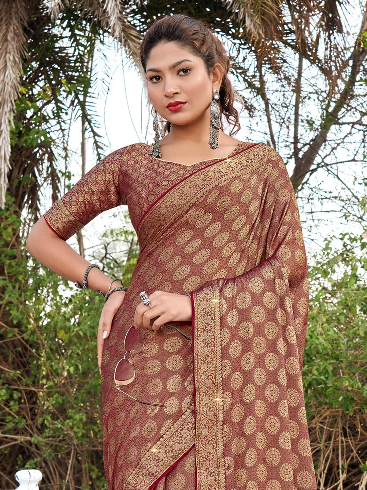 Women's Pure Maroon Woven Design Designer Saree With Blouse Piece-KLKRUTI5205