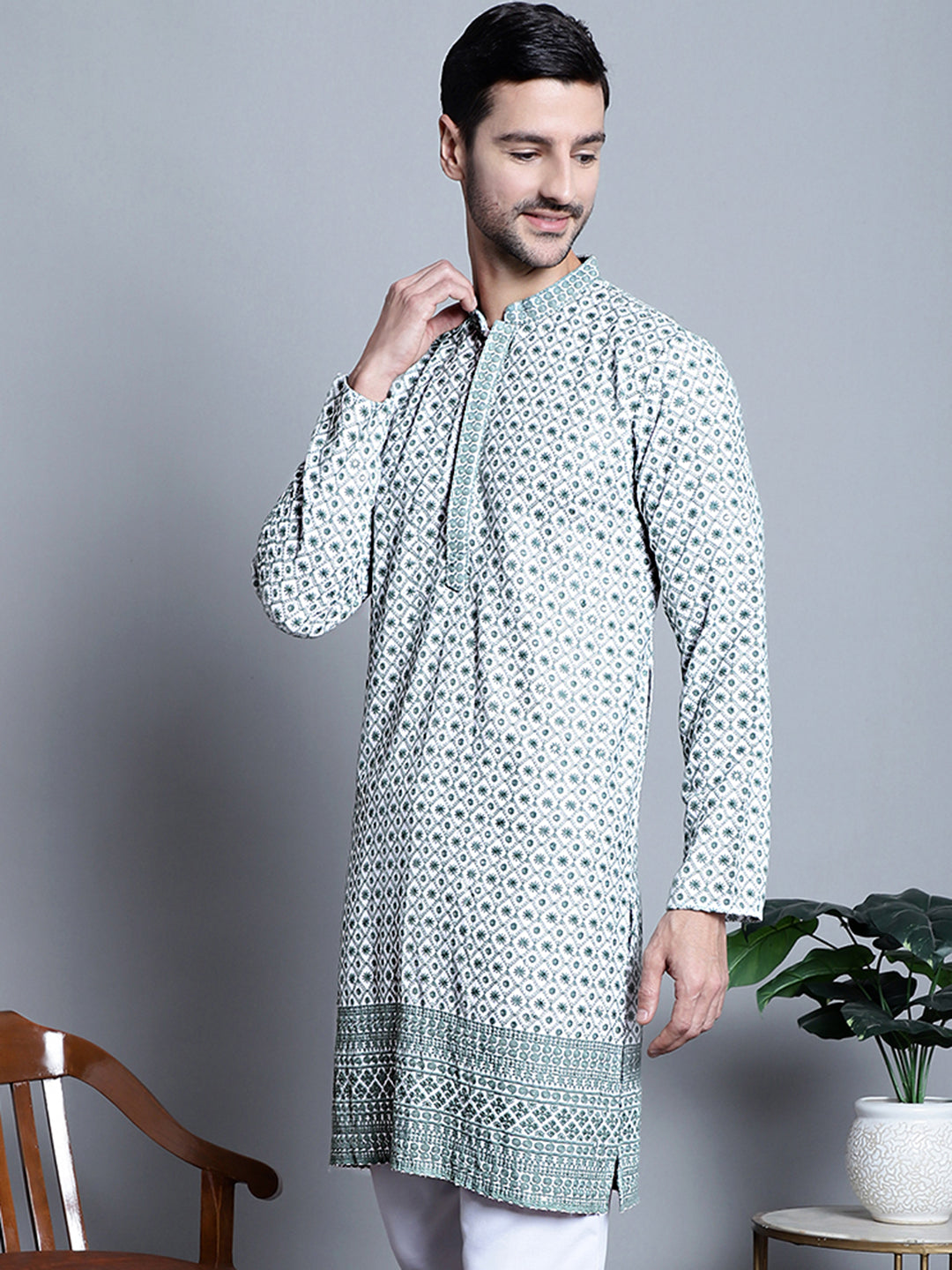 Stylish Men's Chikankari Kurta - Embroidered Indian Style