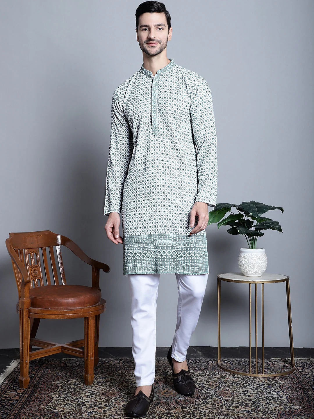 Stylish Men's Chikankari Kurta - Embroidered Indian Style