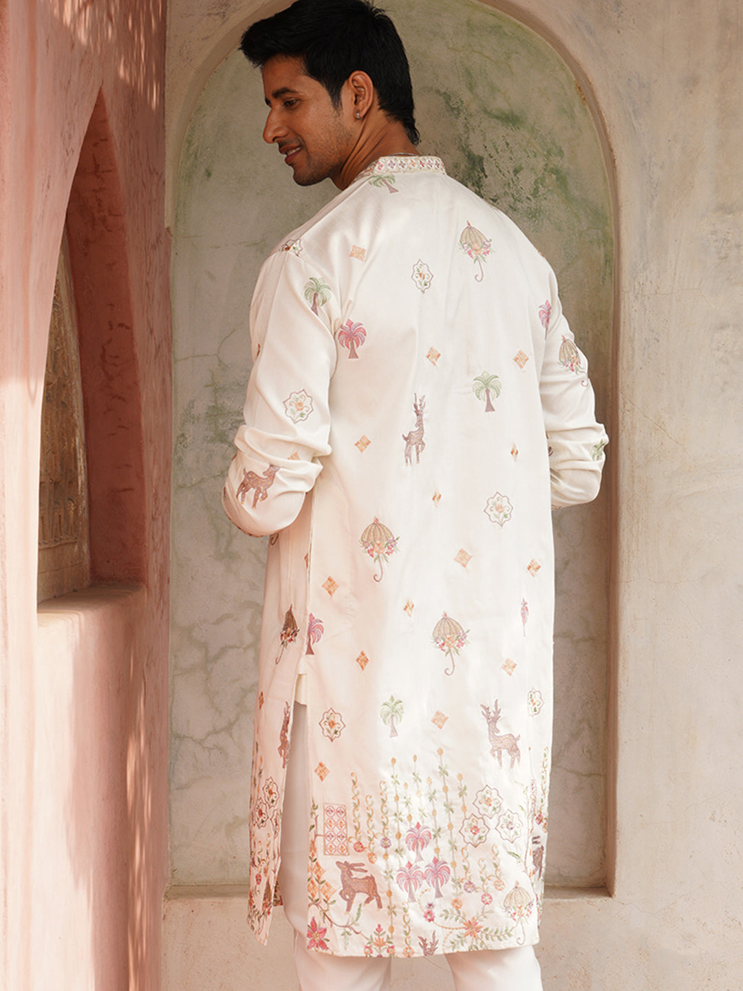 DesiQlo Men Embroidered Kurta Pyjama Set - White - JOKP_P_5163White_S