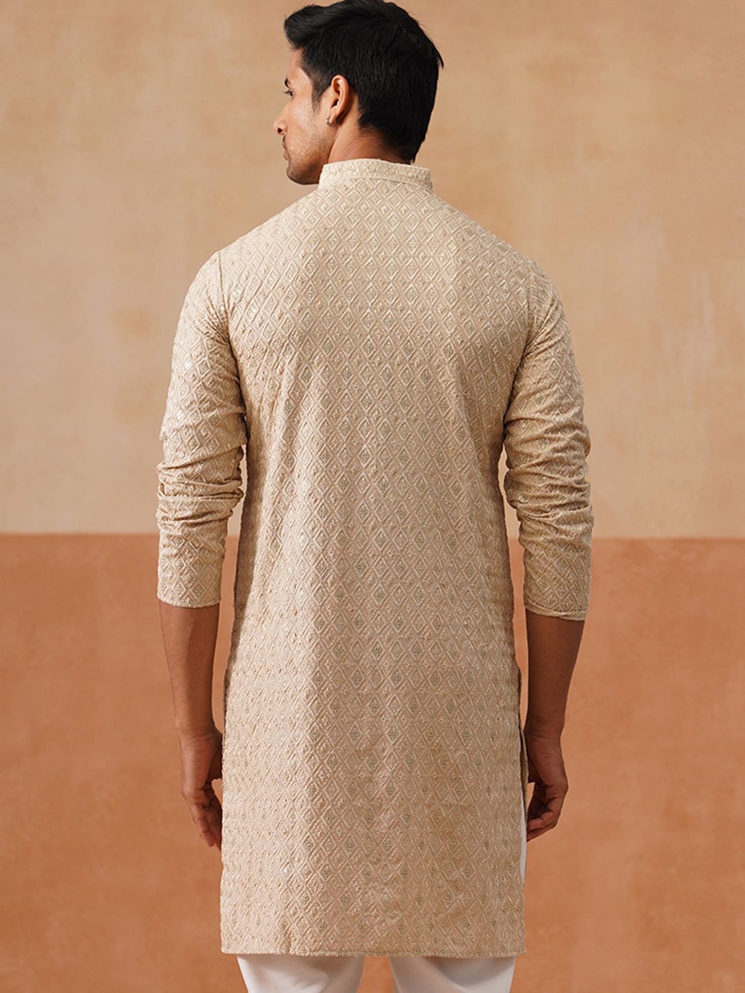DesiQlo Men Geometric Kurta Only - Gold