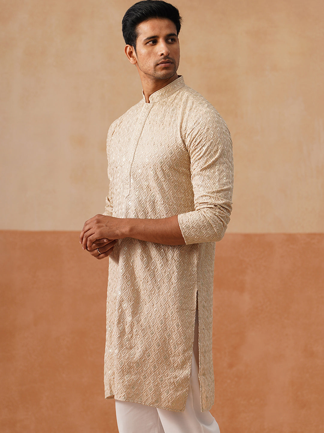 DesiQlo Men Geometric Kurta Only - Gold
