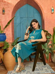Stylum Women's Blue Solid & Embroidered Cotton Straight Kurta Pant Set (KPBLUECIPLA)