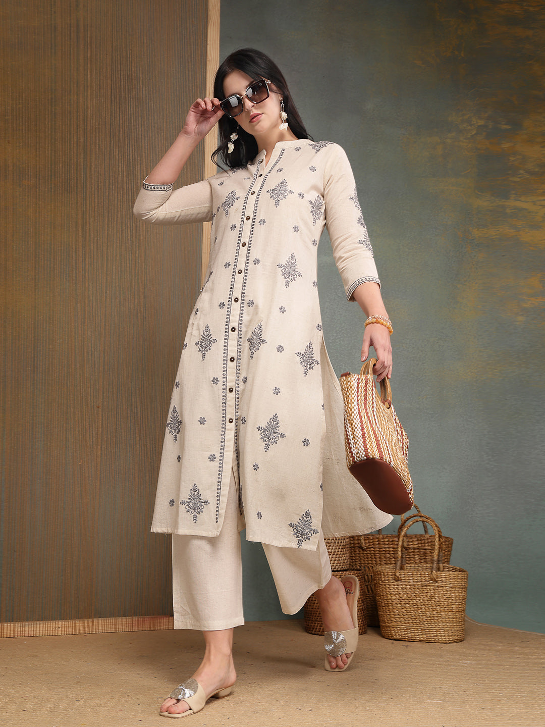 Women's Cream Solid & Embroidered Cotton Flex A-Line Kurta Pant Set (K