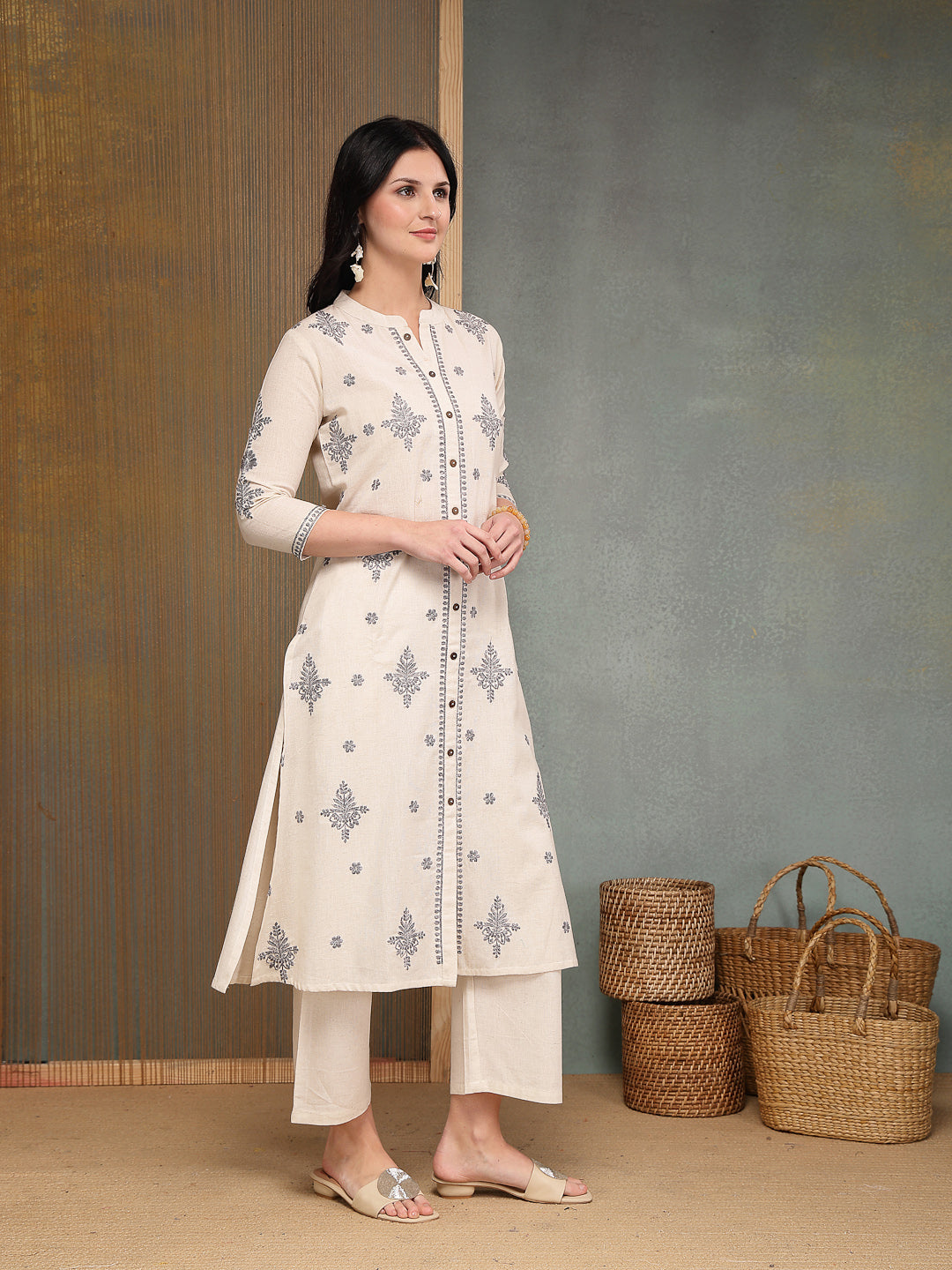Women's Cream Solid & Embroidered Cotton Flex A-Line Kurta Pant Set (K