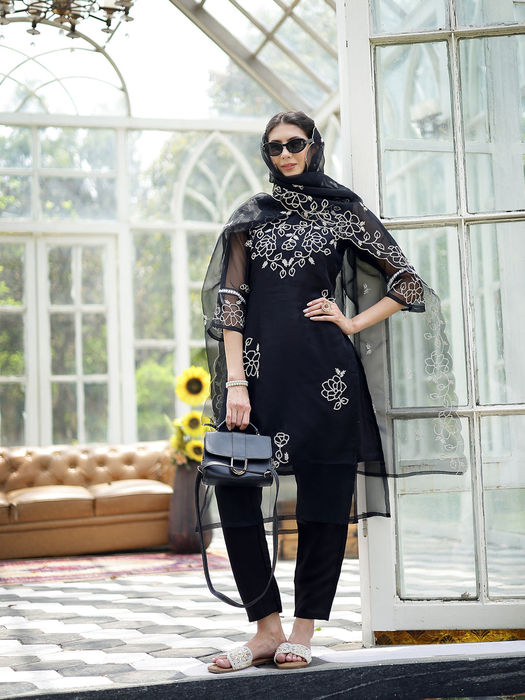 Women's Black Solid & Embroidered Cotton Straight Kurta Pant Dupatta S