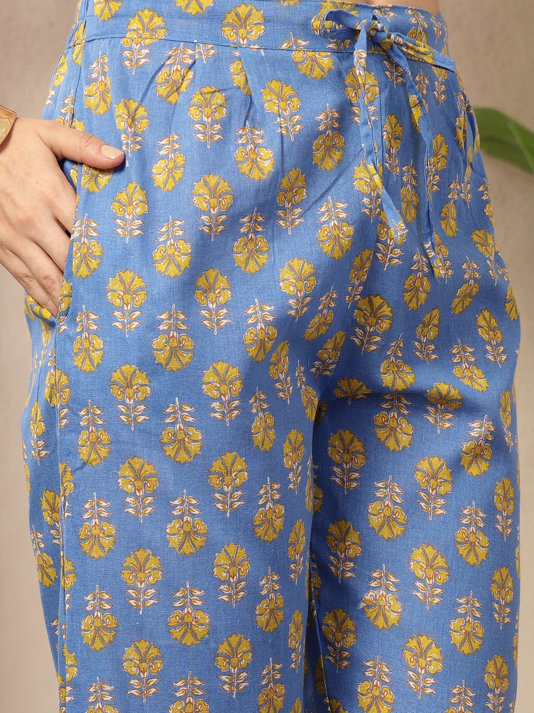 Women's Blue Floral Printed Cotton Straight Kurta Pant Dupatta Set (KP