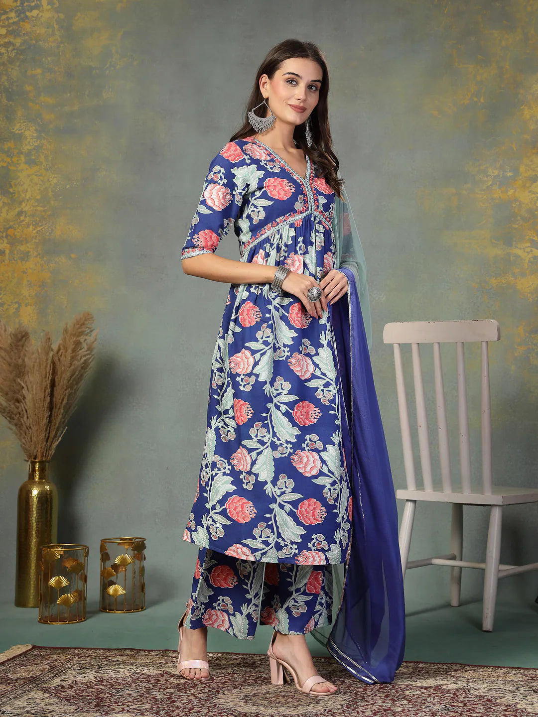 Blue Floral Kurta Pant Dupatta Set - Women's Kurta Sets