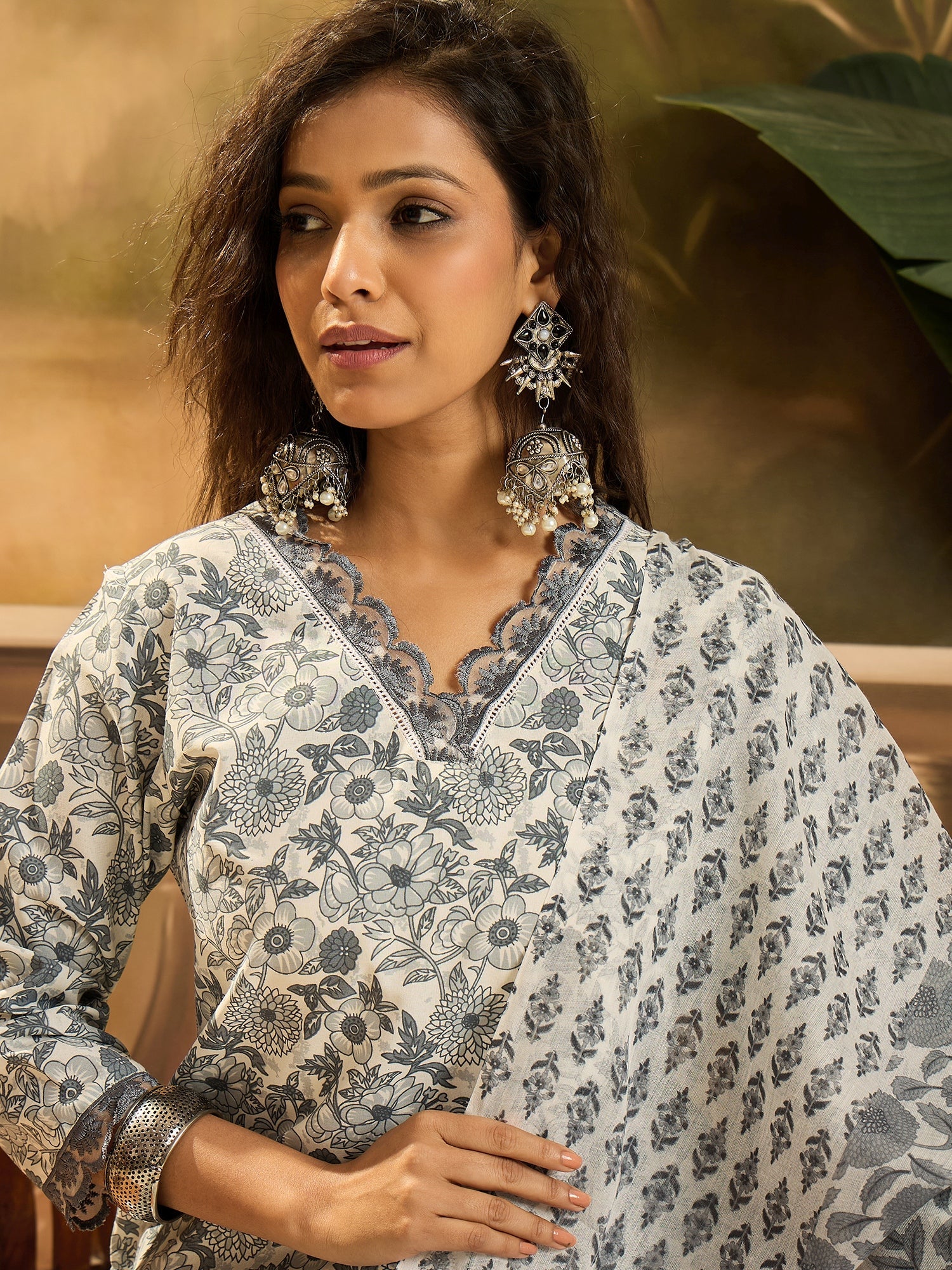 Women's Grey Floral Printed Cotton Straight Kurta Pant Dupatta Set (KP