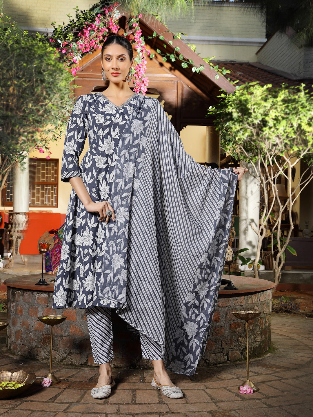 Women's Grey Floral Printed Cotton Ankarkali Kurta Pant Dupatta Set (K
