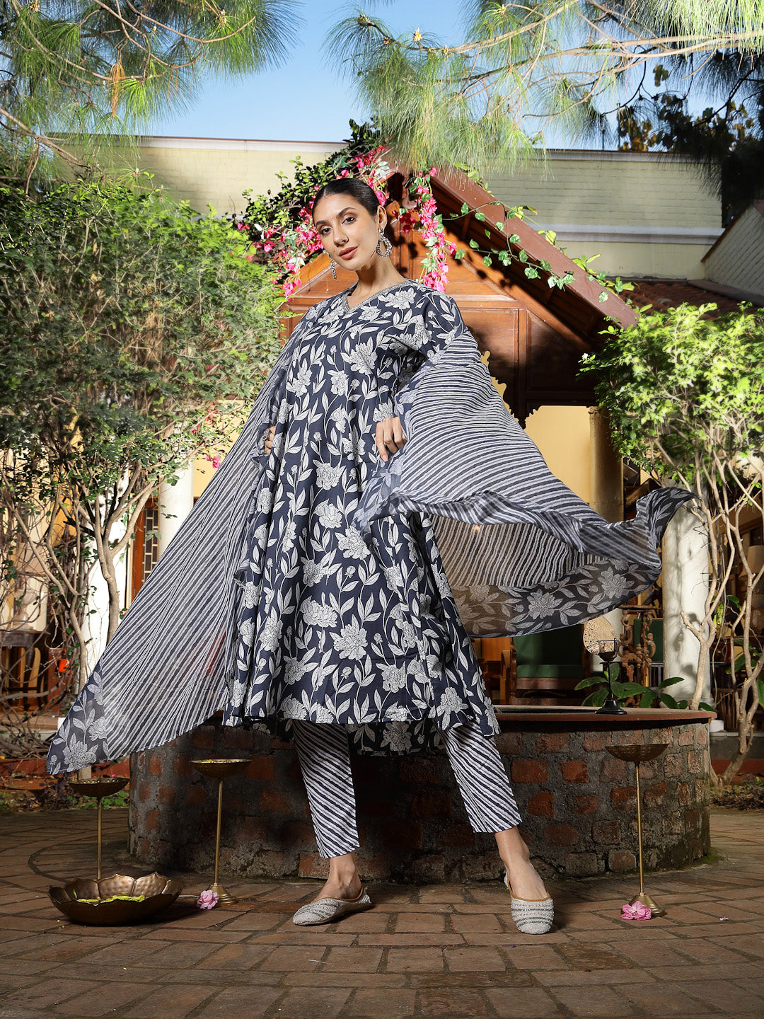 Women's Grey Floral Printed Cotton Ankarkali Kurta Pant Dupatta Set (K