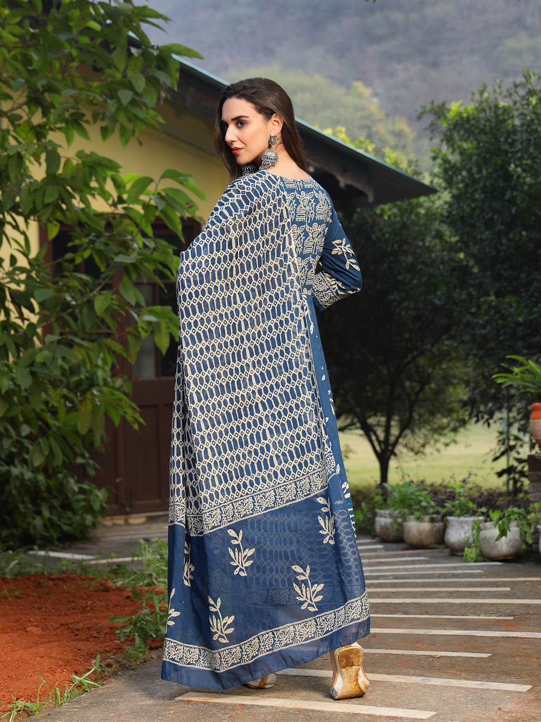 Women's Blue Floral Printed Cotton Anarkali Kurta Pant Dupatta Set (KP