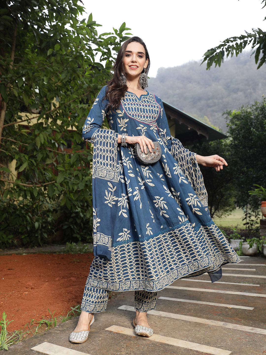 Women's Blue Floral Printed Cotton Anarkali Kurta Pant Dupatta Set (KP