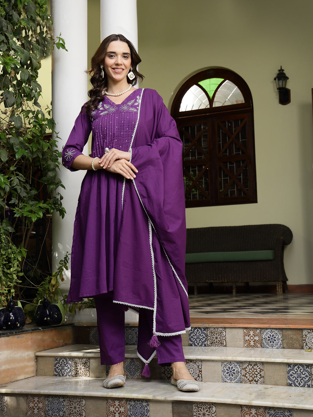 Women's Purple Solid & Embroidered A-Line Cotton Kurta Pant Dupatta Se