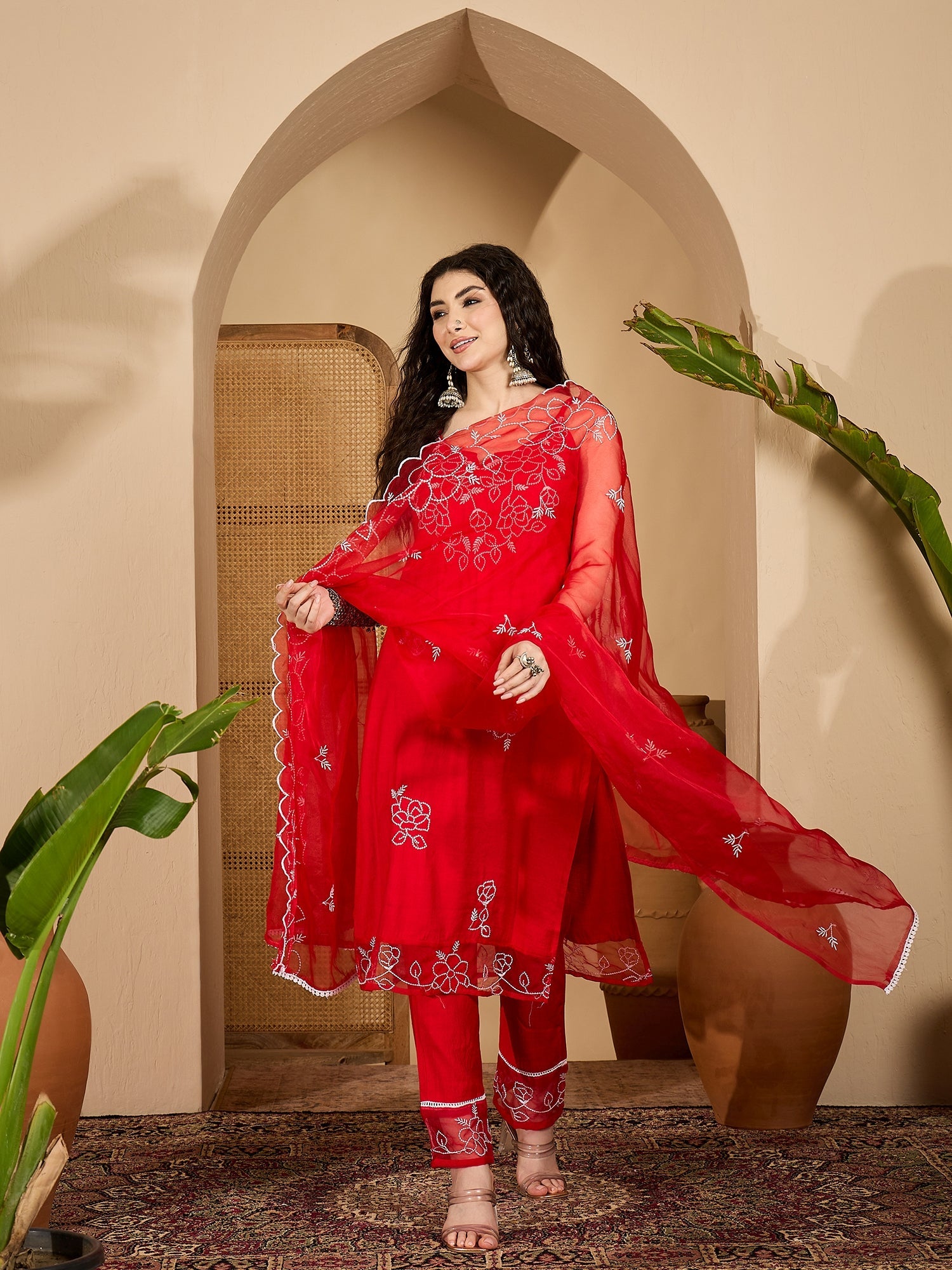 Women's Red Solid & Embroidered Organza Straight Kurta Pant Dupatta Se