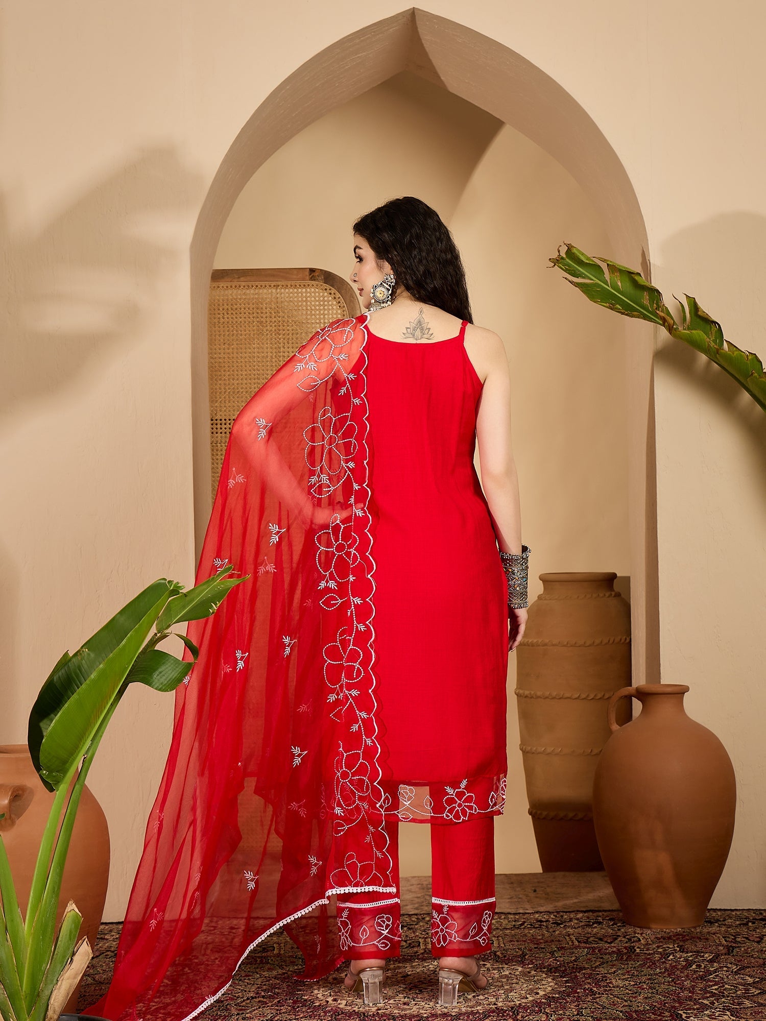 Women's Red Solid & Embroidered Organza Straight Kurta Pant Dupatta Se