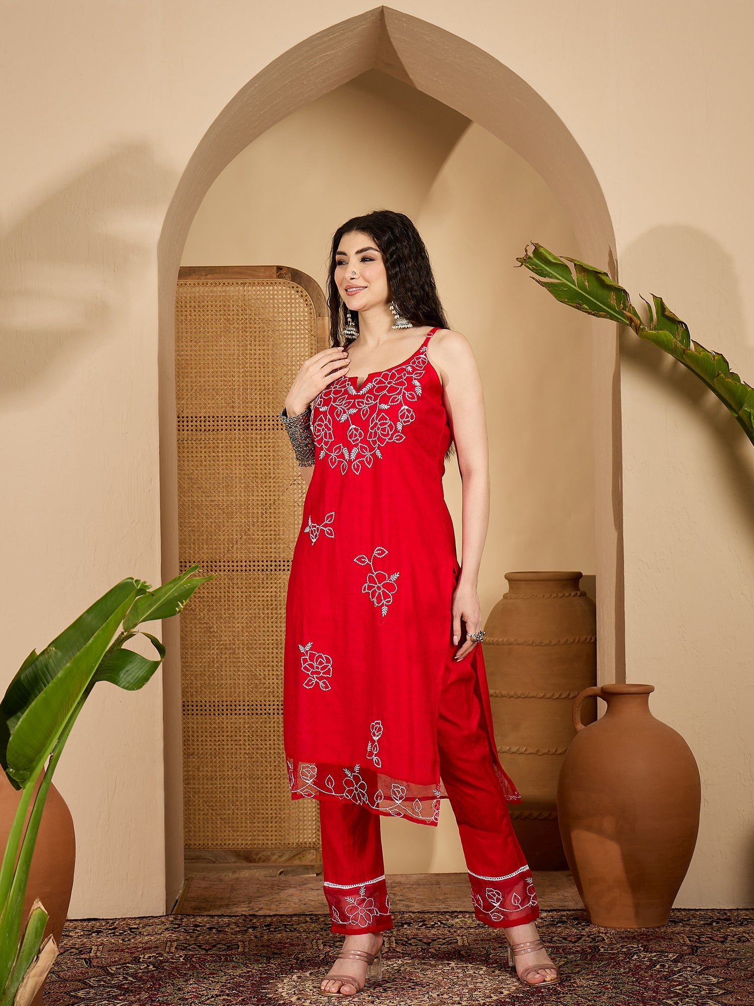 Women's Red Solid & Embroidered Organza Straight Kurta Pant Dupatta Se