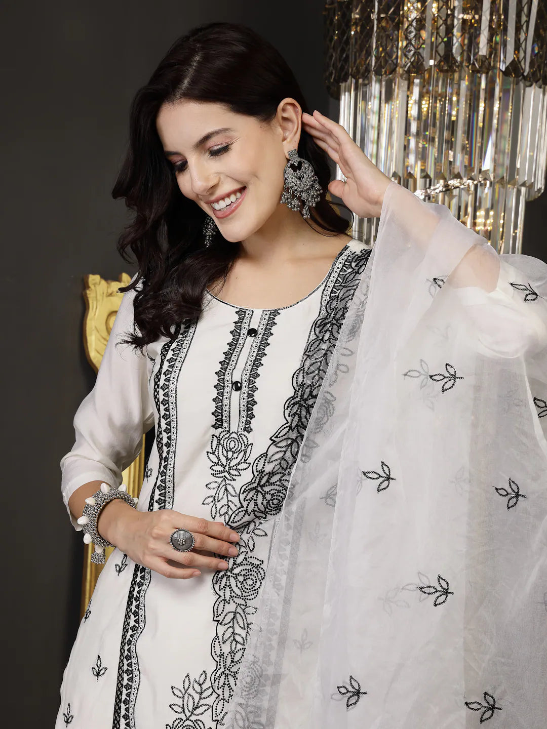 White Embroidered Kurta Set with Dupatta | Women's Indian Kurt...