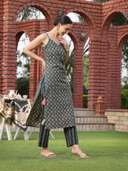 Stylum Women's Green Printed Cotton Straight Kurta Pant Set (KPGREENANNIE)
