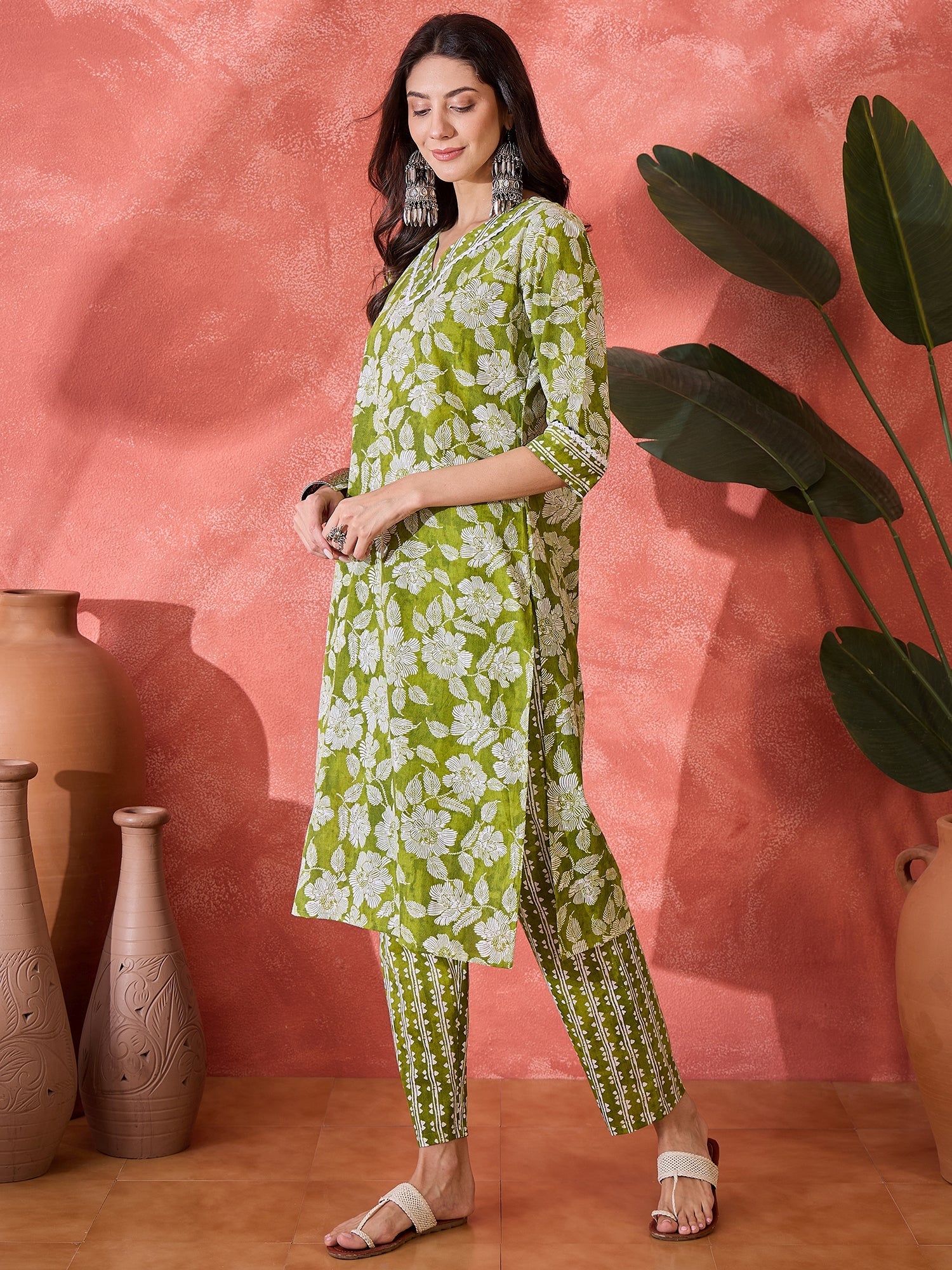 Women's Green Floral Printed Cotton Straight Kurta Pant Set (KPGREENMA