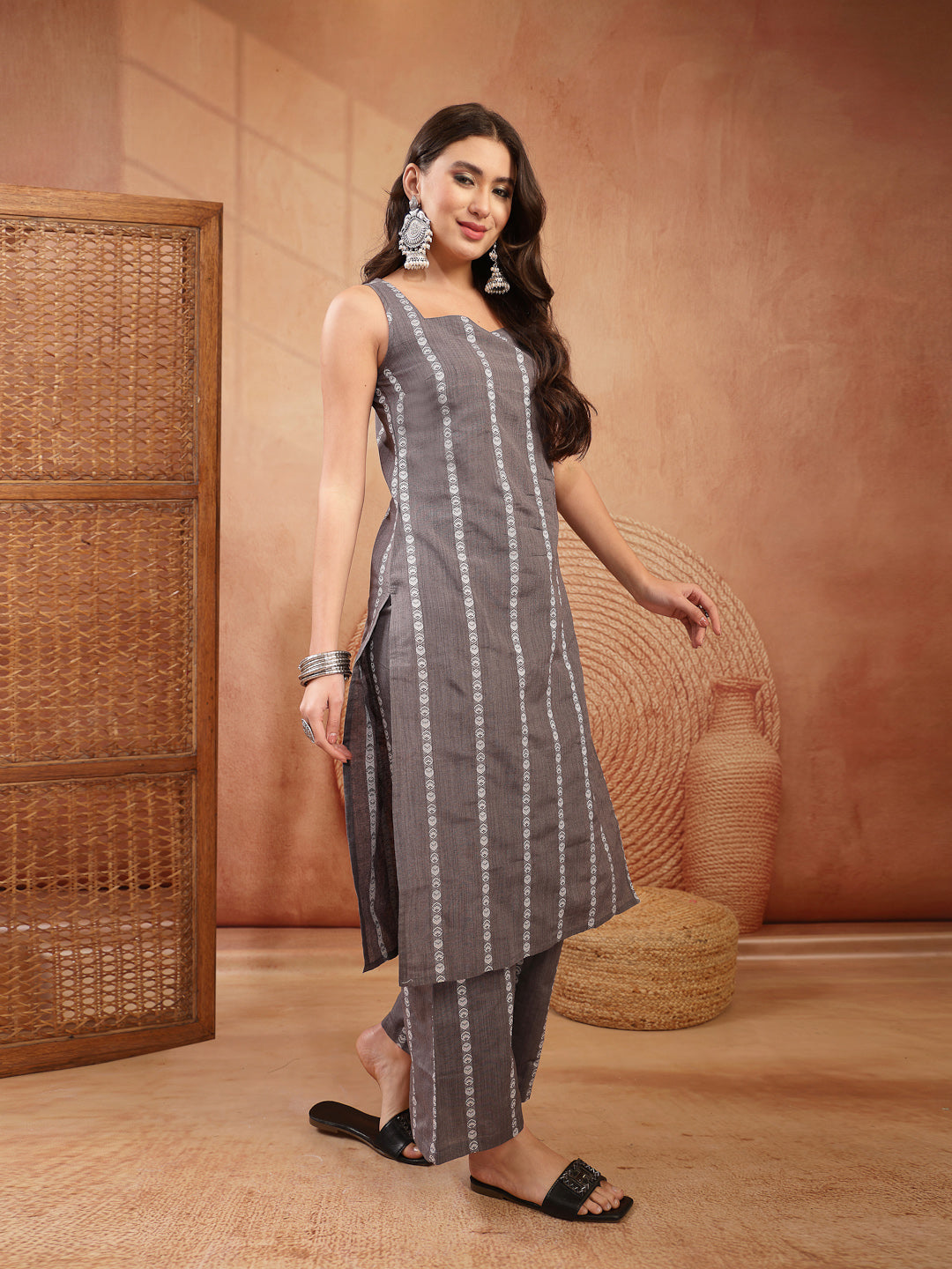 Women's Grey Woven Printed Cotton Straight Kurta Pant Set (KPGREYYAMLA