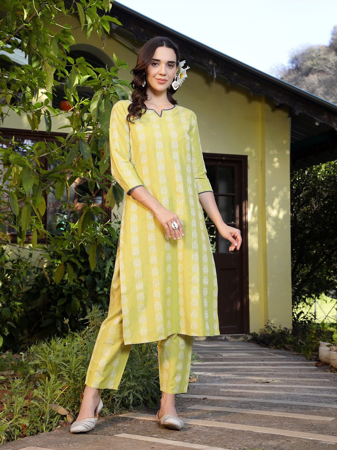 Women's Lime Green Woven Design Cotton Blend Straight Kurta Pant Set (