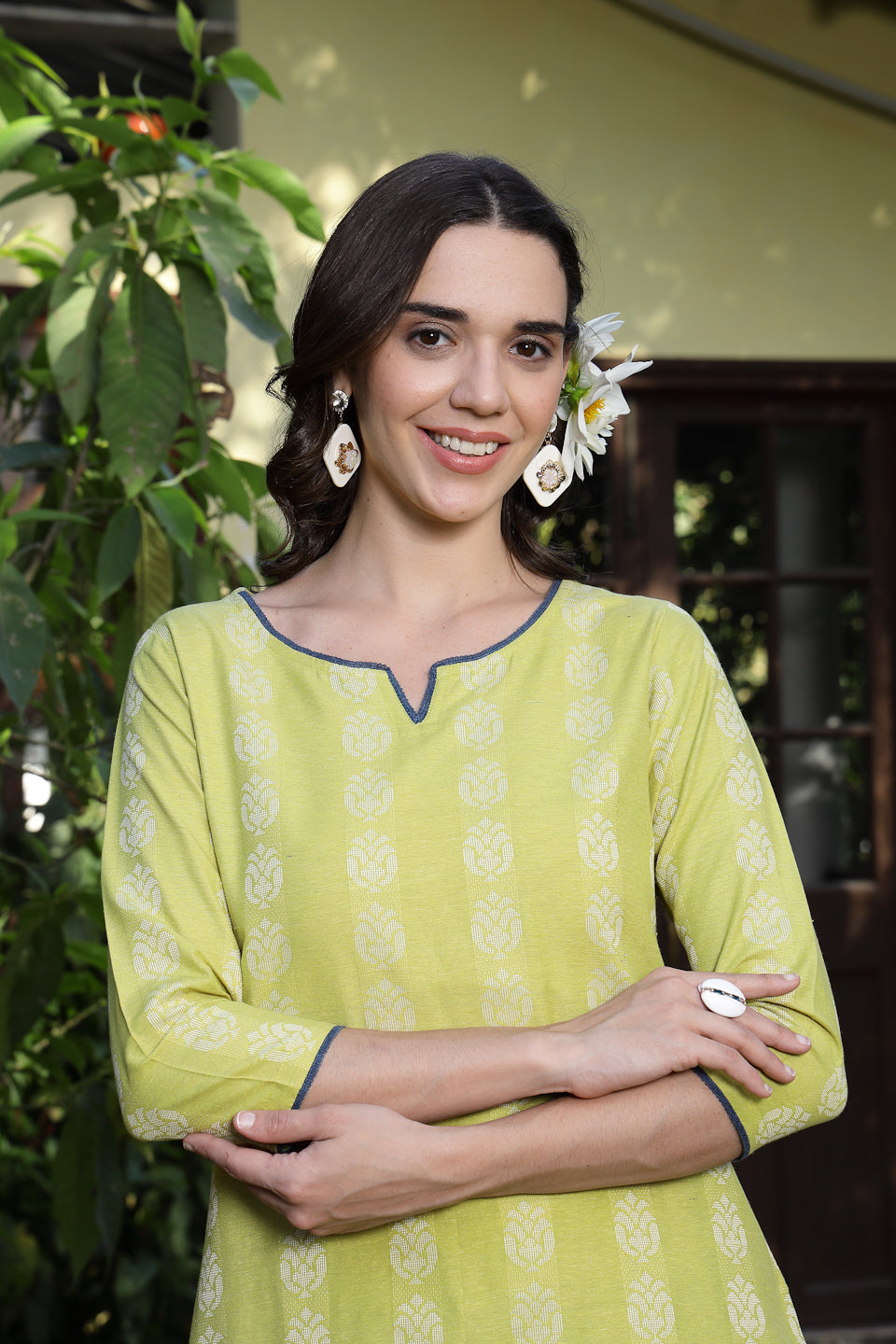 Women's Lime Green Woven Design Cotton Blend Straight Kurta Pant Set (