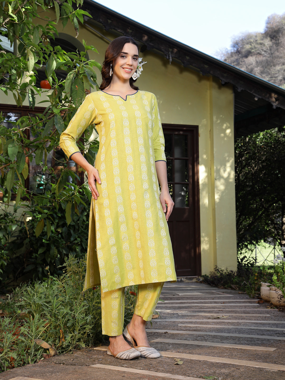 Women's Lime Green Woven Design Cotton Blend Straight Kurta Pant Set (
