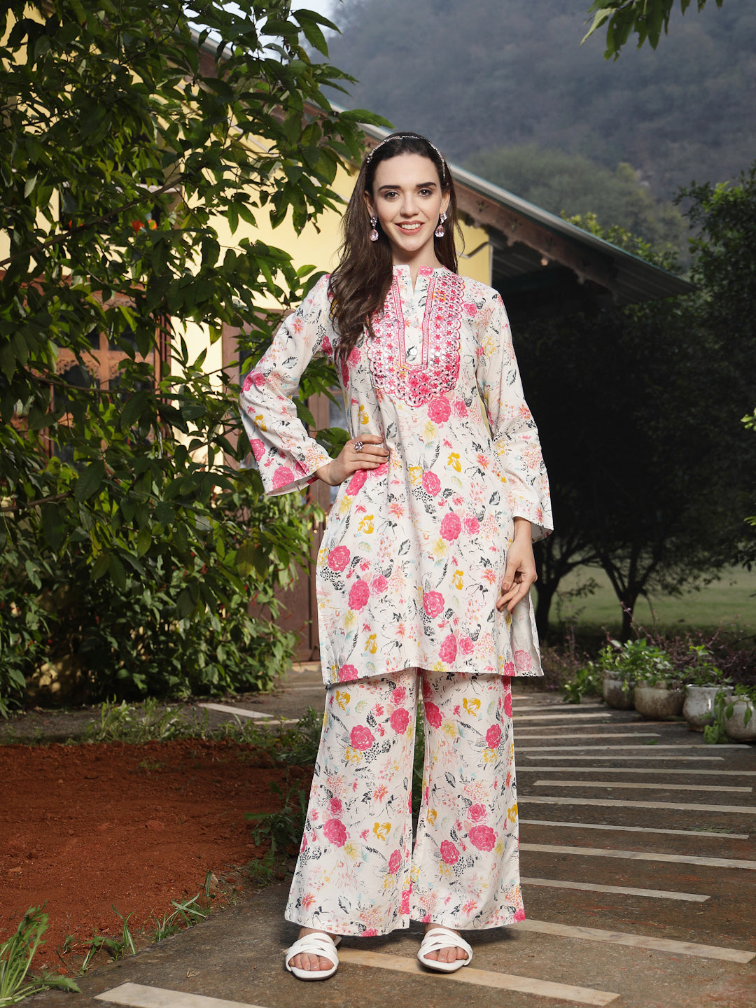 Women's White Floral Printed & Embroidered Rayon Straight Kurta Palazz