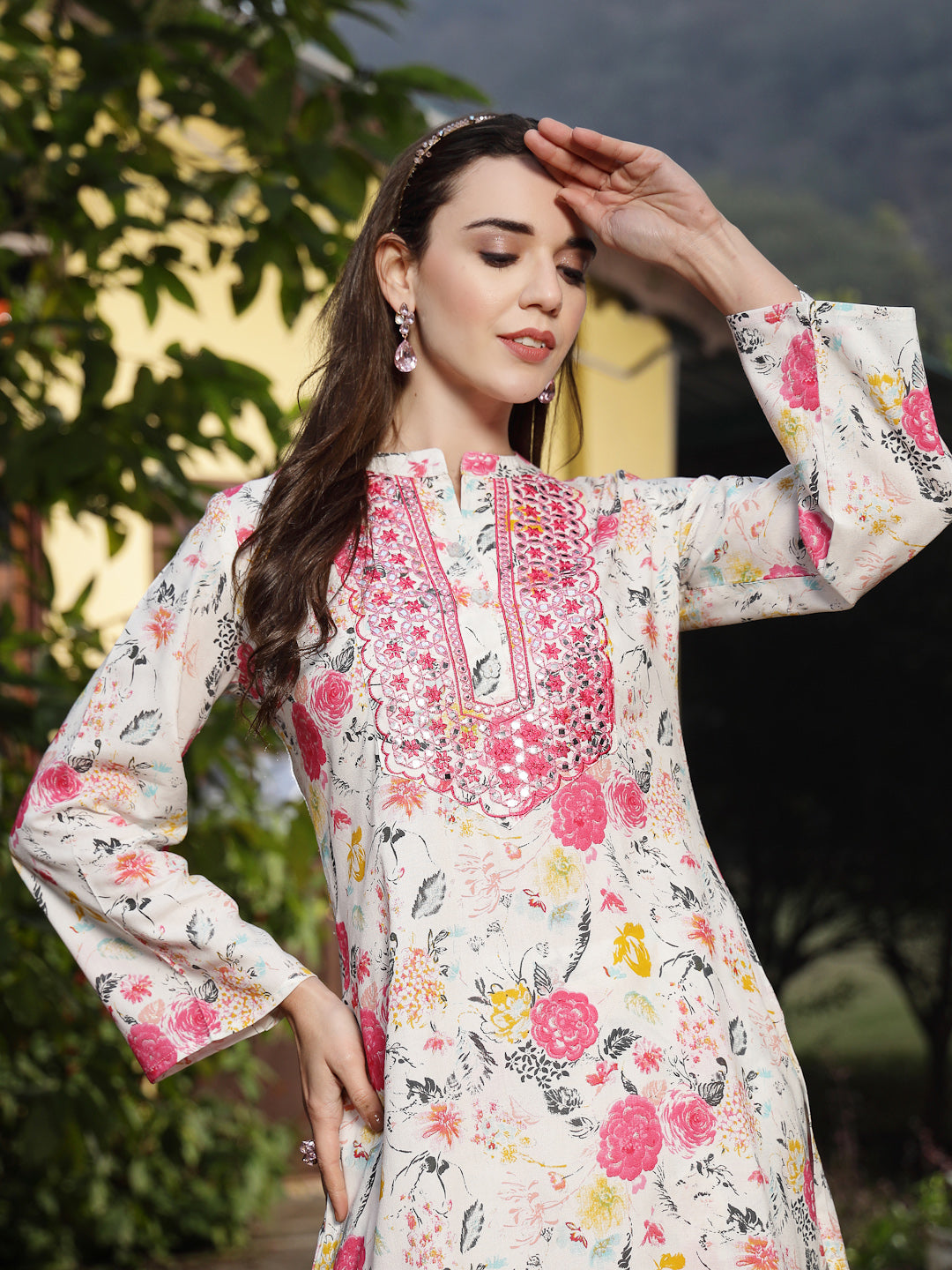 Women's White Floral Printed & Embroidered Rayon Straight Kurta Palazz