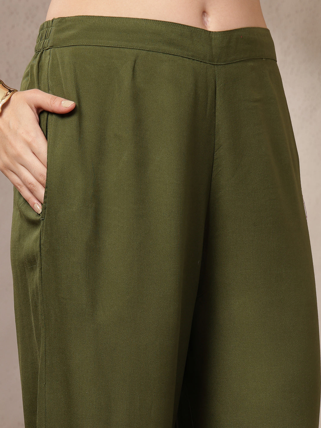 Women's Olive Solid & Embroidered Rayon A-Line Kurta Pant Set (KPOLIVE