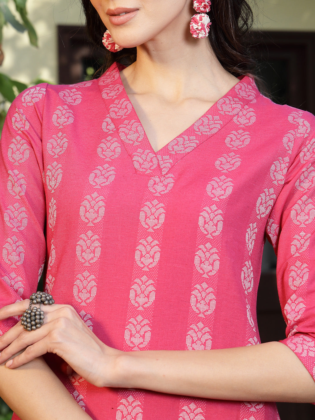Women's Pink Woven Design Cotton Blend Straight Kurta Pant Set (KPPINK