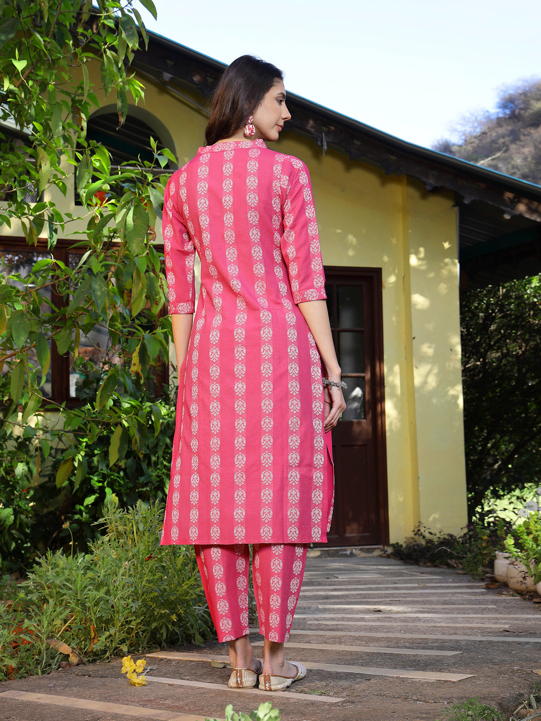Women's Pink Woven Design Cotton Blend Straight Kurta Pant Set (KPPINK
